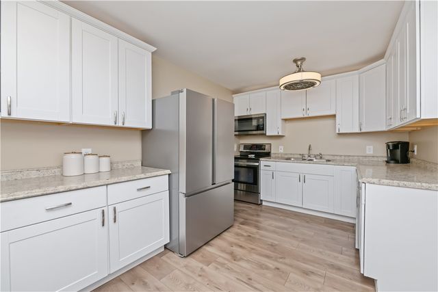 17 Overlook Drive, Parma, NY 14468