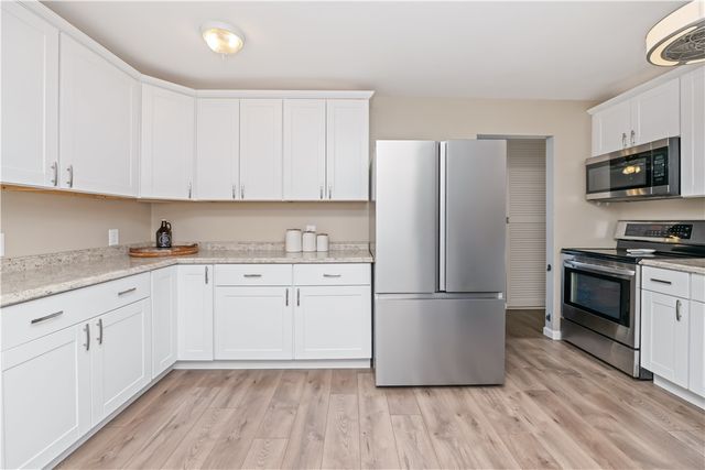 17 Overlook Drive, Parma, NY 14468