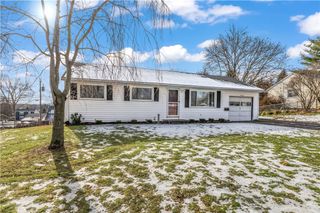 17 Overlook Drive, Parma, NY 14468