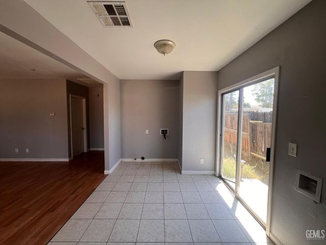 931 Knotts Street, Bakersfield, CA 93305