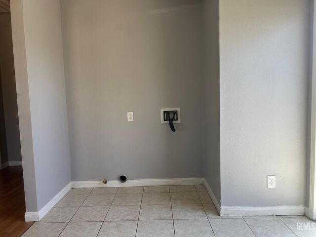 931 Knotts Street, Bakersfield, CA 93305