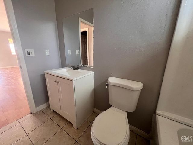 931 Knotts Street, Bakersfield, CA 93305