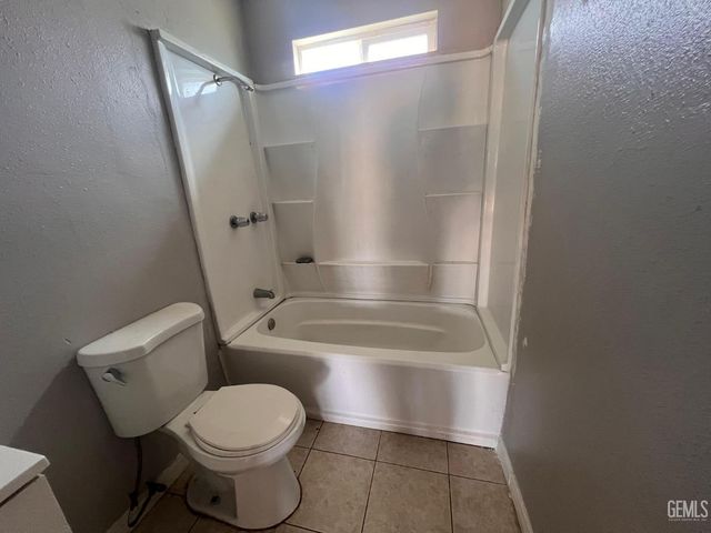 931 Knotts Street, Bakersfield, CA 93305