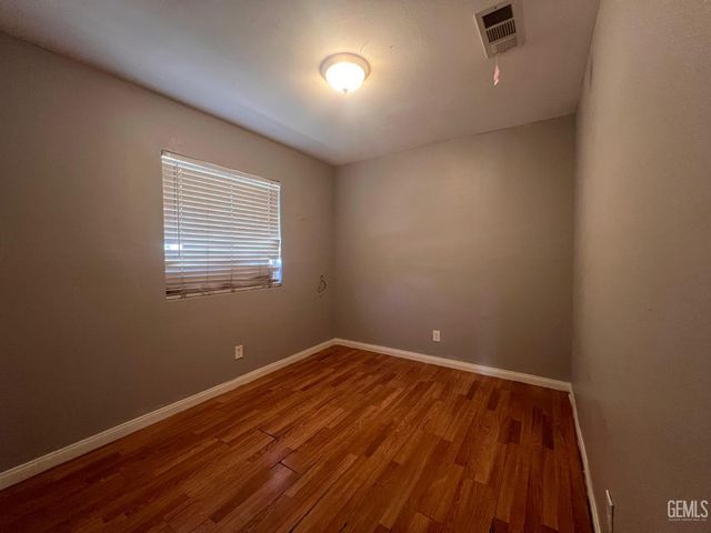 931 Knotts Street, Bakersfield, CA 93305
