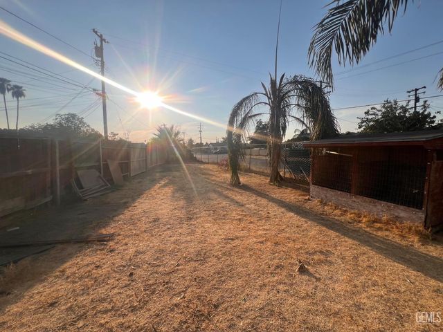 931 Knotts Street, Bakersfield, CA 93305