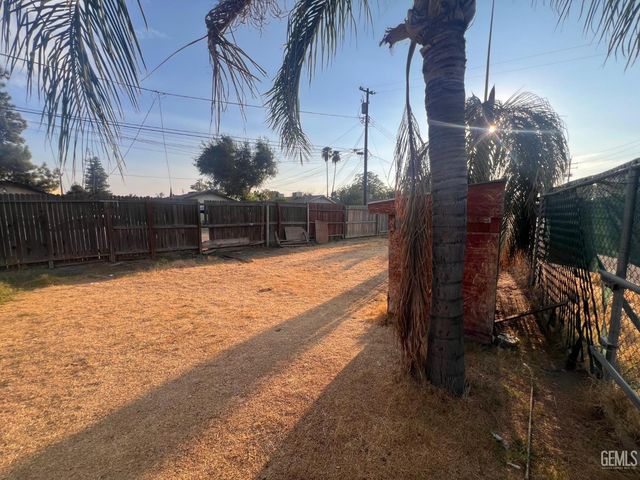 931 Knotts Street, Bakersfield, CA 93305