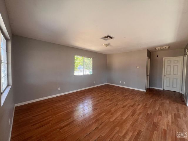 931 Knotts Street, Bakersfield, CA 93305