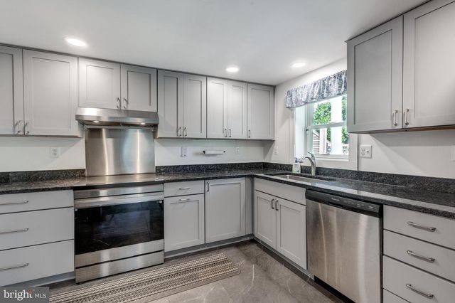 17 YORK ST, Taneytown, MD 21787
