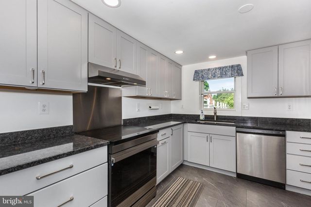 17 YORK ST, Taneytown, MD 21787