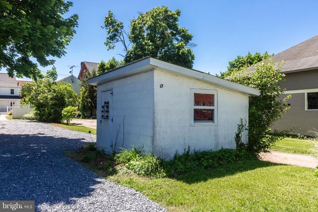 17 YORK ST, Taneytown, MD 21787
