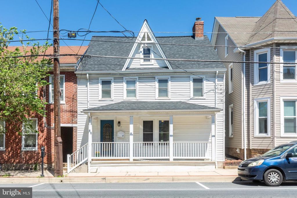17 YORK ST, Taneytown, MD 21787