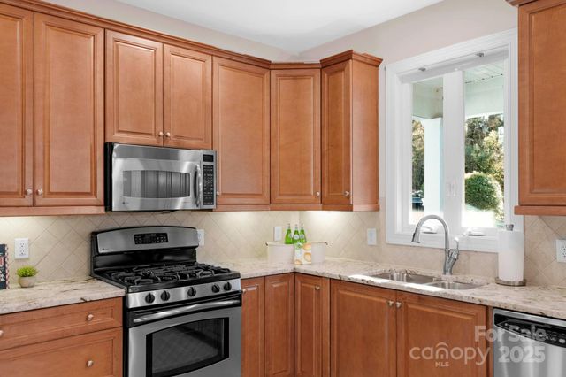 3038 Bellasera Way, Matthews, NC 28105