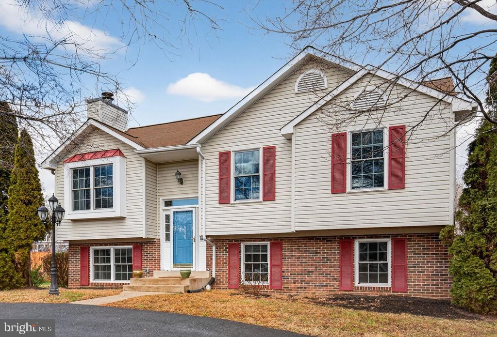 5828 RUXTON DR, Woodbridge, VA 22193