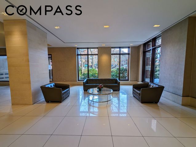 500 W 43rd St Apt 28D, New York City, NY 10036