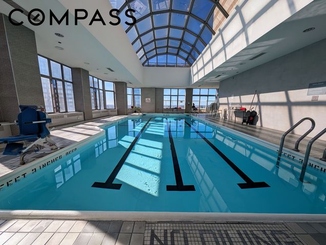 500 W 43rd St Apt 28D, New York City, NY 10036