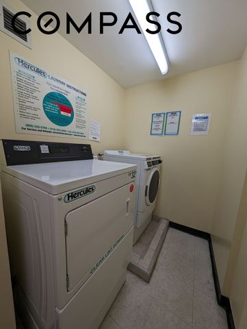 500 W 43rd St Apt 28D, New York City, NY 10036