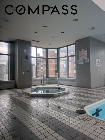 500 W 43rd St Apt 28D, New York City, NY 10036