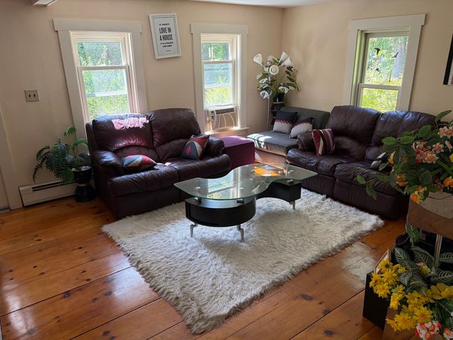 414 Central Street, Holliston, MA 01746