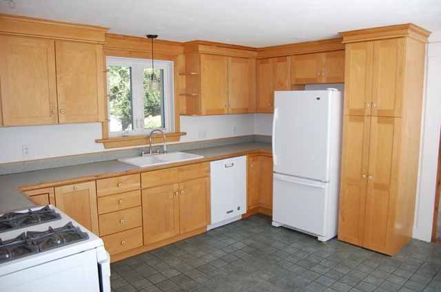 414 Central Street, Holliston, MA 01746