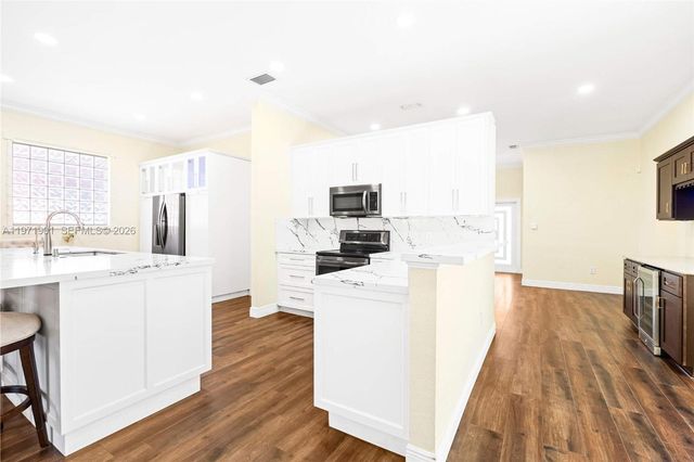 14756 NW 88th Ave, Miami Lakes, FL 33018