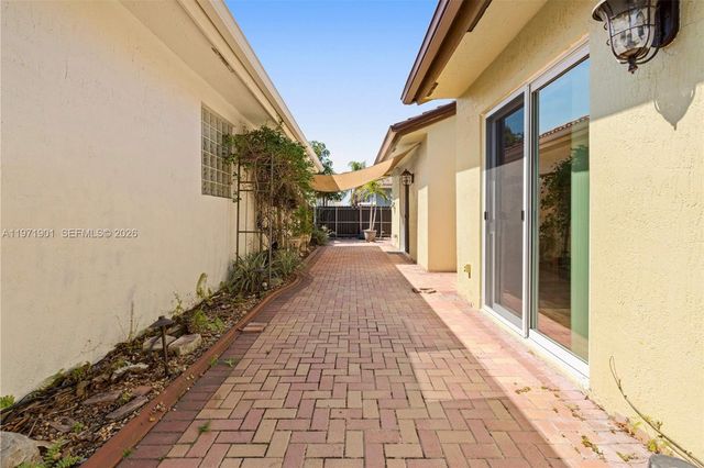 14756 NW 88th Ave, Miami Lakes, FL 33018