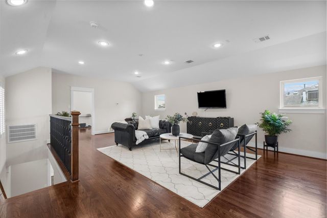 609 Allston Street, Houston, TX 77007
