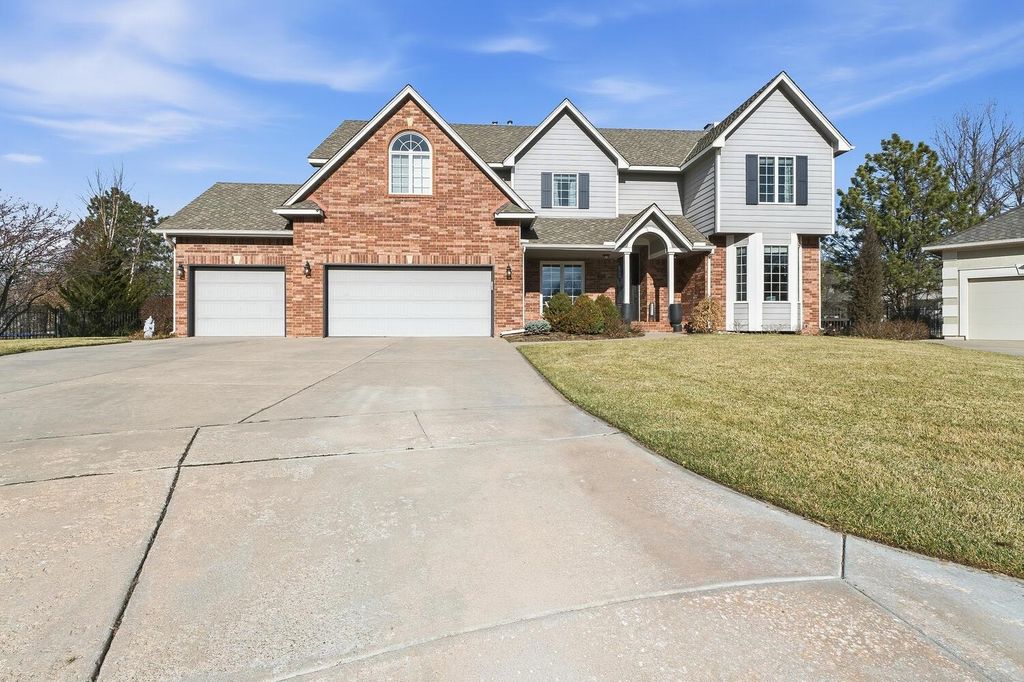 109 N Chelmsford Ct, Wichita, KS 67230