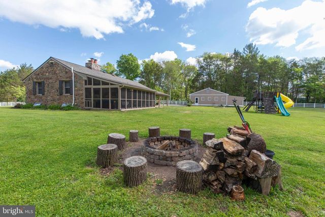 15027 BRADDOCK RD, Centreville, VA 20120