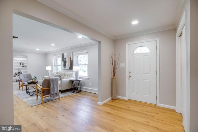 15027 BRADDOCK RD, Centreville, VA 20120