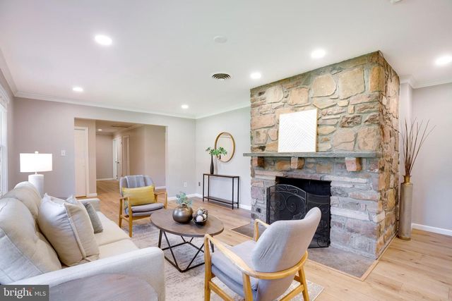 15027 BRADDOCK RD, Centreville, VA 20120