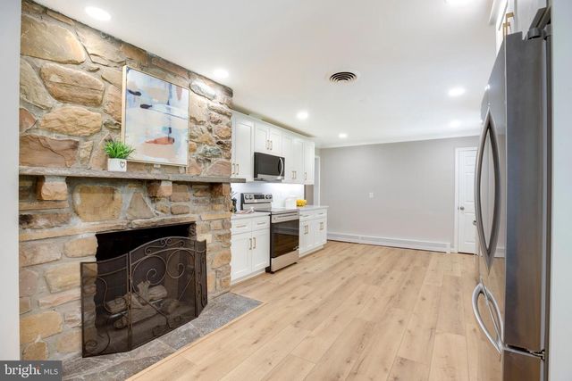15027 BRADDOCK RD, Centreville, VA 20120