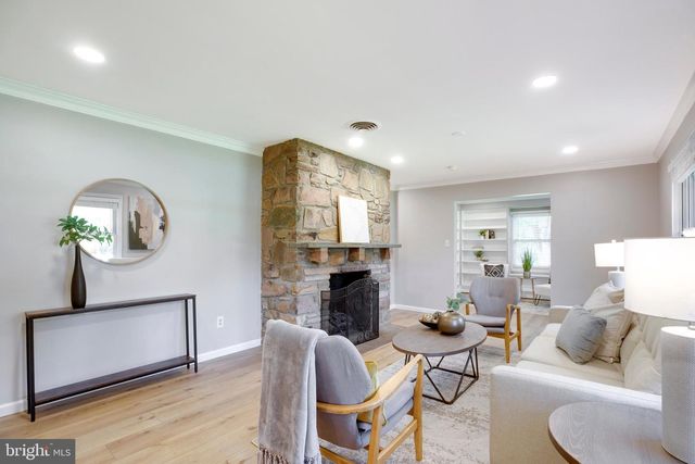 15027 BRADDOCK RD, Centreville, VA 20120