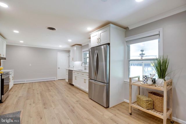 15027 BRADDOCK RD, Centreville, VA 20120