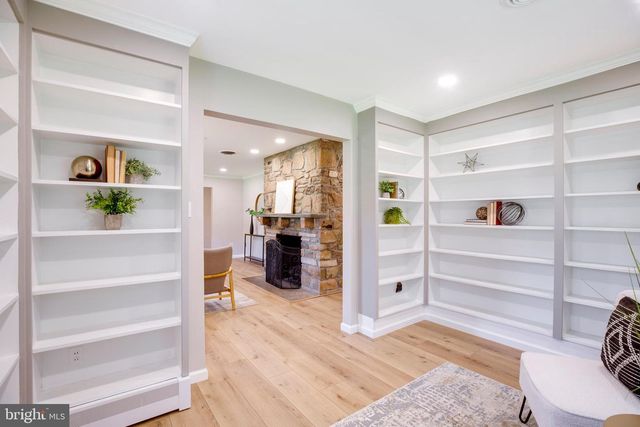 15027 BRADDOCK RD, Centreville, VA 20120