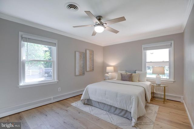15027 BRADDOCK RD, Centreville, VA 20120