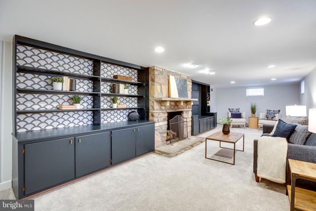 15027 BRADDOCK RD, Centreville, VA 20120
