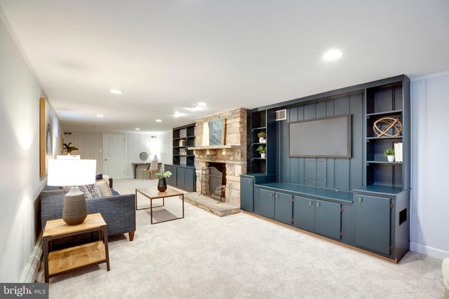 15027 BRADDOCK RD, Centreville, VA 20120