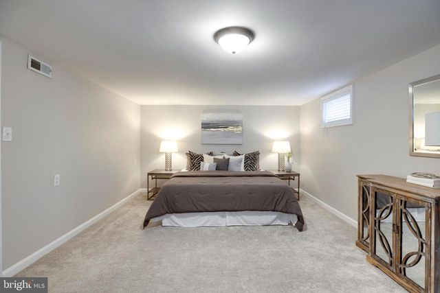 15027 BRADDOCK RD, Centreville, VA 20120