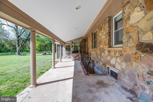 15027 BRADDOCK RD, Centreville, VA 20120