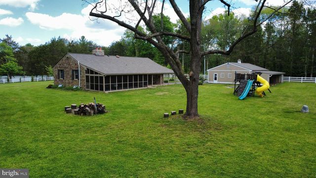 15027 BRADDOCK RD, Centreville, VA 20120