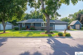 914 N 5th Street, St. Peter, MN 56082