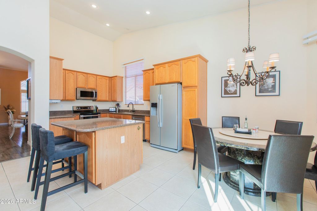 Image 12 of property listing at 15469 N 13TH Avenue, Phoenix, AZ 85023