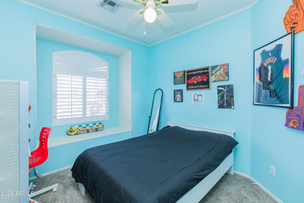 Image 23 of property listing at 15469 N 13TH Avenue, Phoenix, AZ 85023