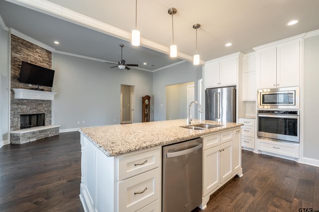 7323 Harpers Ridge, Tyler, TX 75703