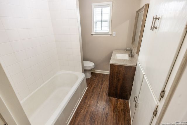 219 S Pickford, Sabinal, TX 78881