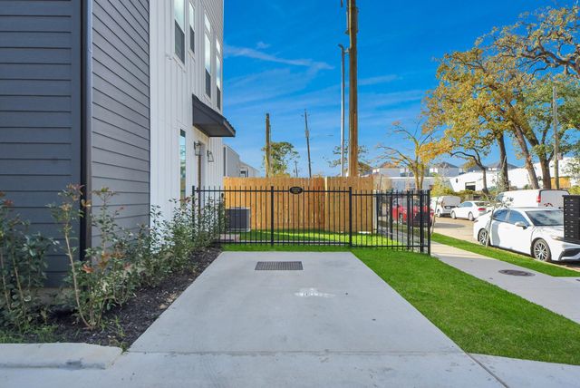 923 Fisher Street A, Houston, TX 77018