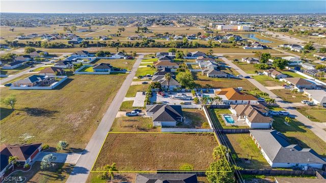 1902 NE 17th TER, Cape Coral, FL 33909