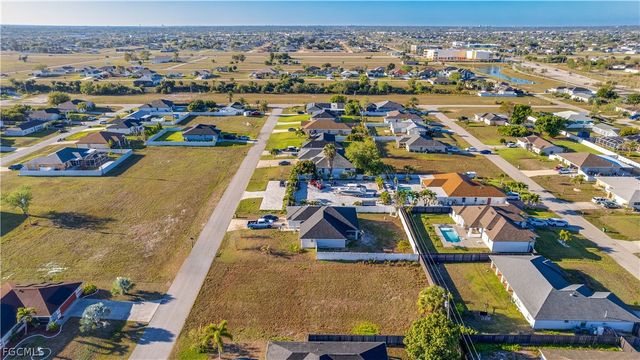 1902 NE 17th TER, Cape Coral, FL 33909