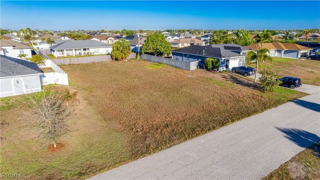 1902 NE 17th TER, Cape Coral, FL 33909