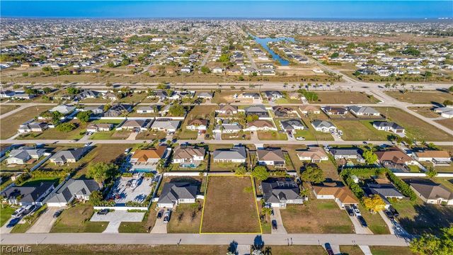 1902 NE 17th TER, Cape Coral, FL 33909